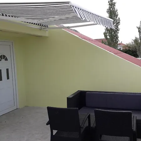 Studio Apartman Ražanac