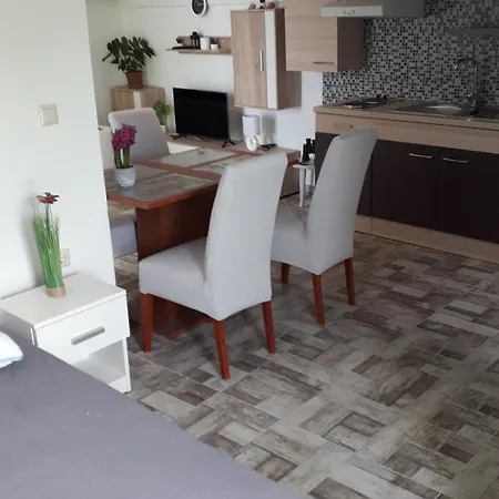 Studio Apartman *